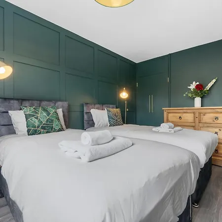 Spacious 3 Bedroom Whitechapel Apartment With Garden By Gold Stays Londres Extérieur photo